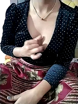 RASHMI SHARMA9 online show from January 7, 5:04 pm