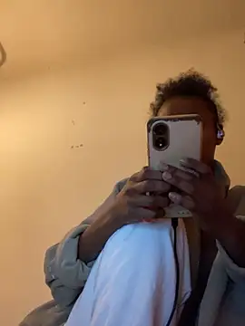    Hannah    online show from December 1, 10:04 pm