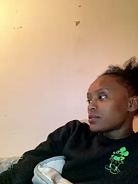    Hannah    online show from January 7, 4:15 am