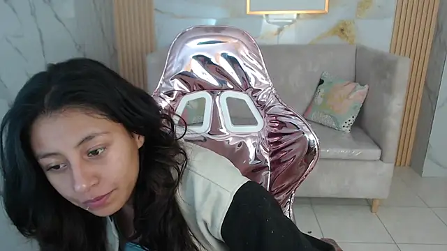 Snapshot of serabella_s chatting on December 17, 1:06 pm serabella s online show from December 17, 1:06 pm