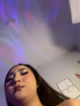 Snapshot of Diannellove chatting on February 21, 7:48 pm Diannellove online show from February 21, 7:48 pm