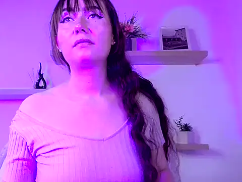 tiffanyrose03 online show from January 8, 8:55 pm