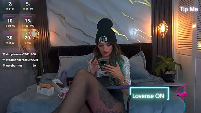 Snapshot of Dark_Dominika chatting on May 30, 1:03 am Dark Dominika online show from May 30, 1:03 am