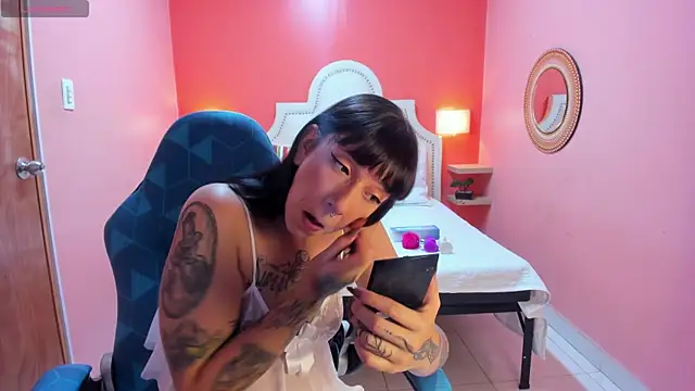 Snapshot of nora_temptress chatting on December 20, 9:00 pm nora temptress online show from December 20, 9:00 pm