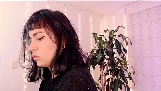 justmartina  online show from March 10, 1:32 am