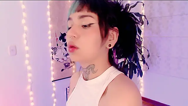 justmartina  online show from March 18, 2:15 am