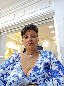 LILIANAJARAMILLO online show from December 5, 12:08 am