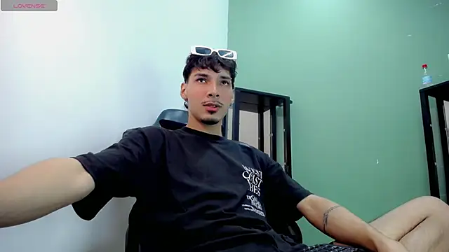 Yankeee  online show from December 1, 3:33 am