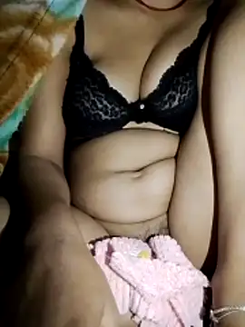 Snapshot of Miss_khusi chatting on February 2, 7:23 pm Miss khusi online show from February 2, 7:23 pm