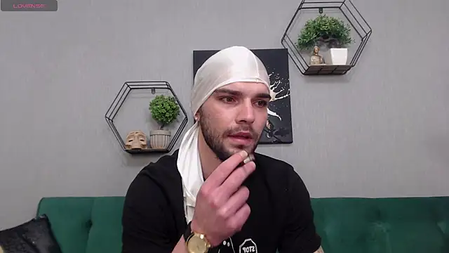 KaneHunter online show from April 15, 7:58 pm