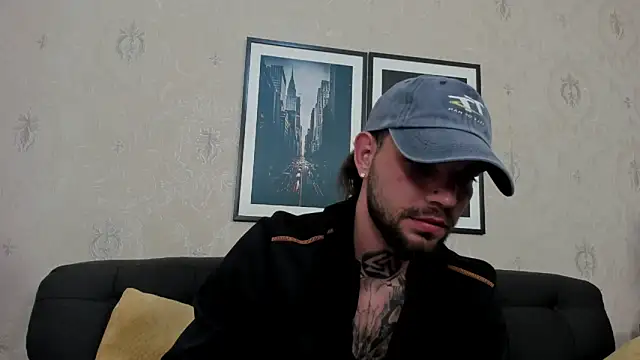 Snapshot of KaneHunter chatting on May 15, 11:45 pm KaneHunter online show from May 15, 11:45 pm