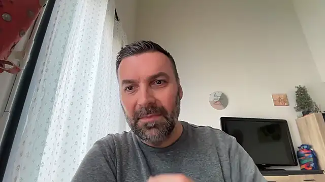 Snapshot of coolsmith81 chatting on May 12, 7:49 am coolsmith81 online show from May 12, 7:49 am