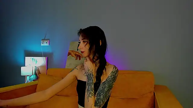 Snapshot of Ellen_Hops chatting on February 27, 9:42 am Ellen Hops online show from February 27, 9:42 am