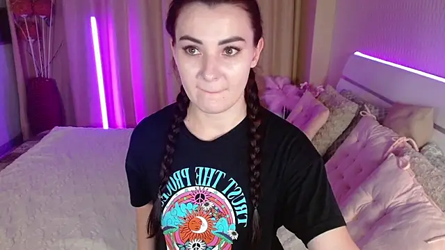 Snapshot of AdeleCutie chatting on November 30, 12:25 am AdeleCutie online show from November 30, 12:25 am