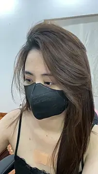 Snapshot of Lunamoon68 chatting on April 6, 6:47 am Lunamoon68 online show from April 6, 6:47 am
