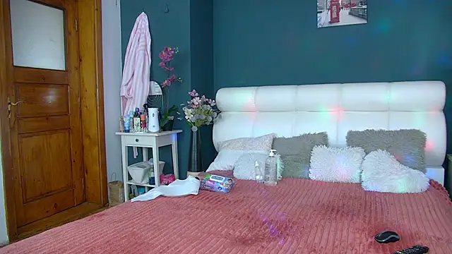 Cougar Milff online show from April 11, 1:59 pm