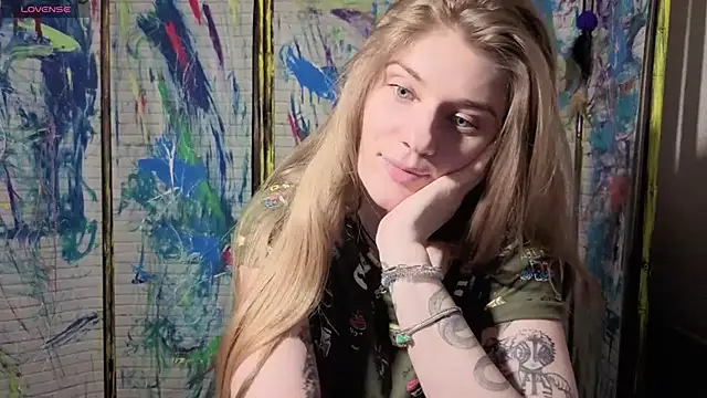 Adell Love online show from April 16, 6:30 pm