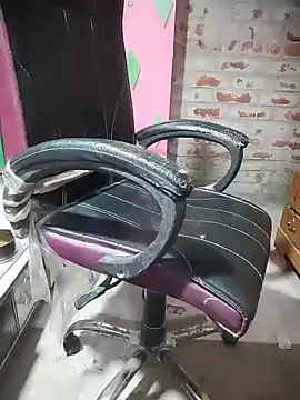 livaroy online show from November 28, 11:40 pm