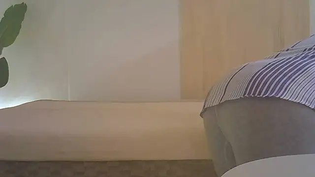 kyono-iyashi online show from April 18, 2:54 pm