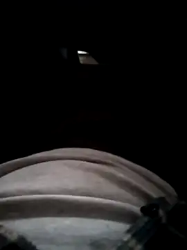 erdestruttor18 online show from December 5, 12:58 pm