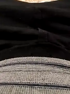 erdestruttor18 online show from December 18, 7:09 pm