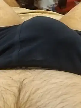 erdestruttor18 online show from January 7, 10:40 am