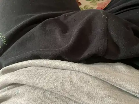 erdestruttor18 online show from February 28, 8:15 am