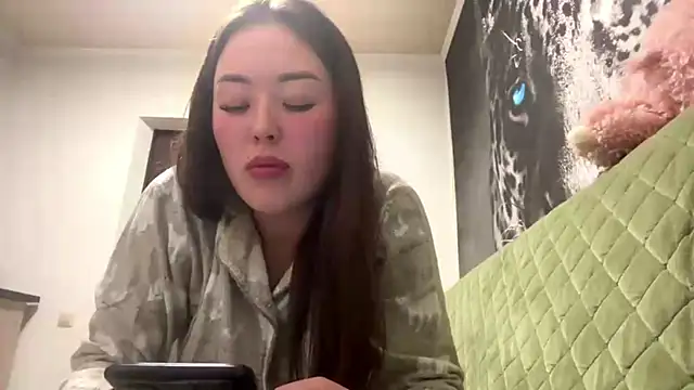 CurietHana1 online show from December 20, 3:41 pm