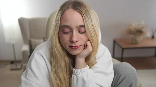 SharleneTaymon online show from November 28, 7:55 am