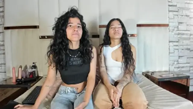 peachrouge online show from May 20, 4:24 pm
