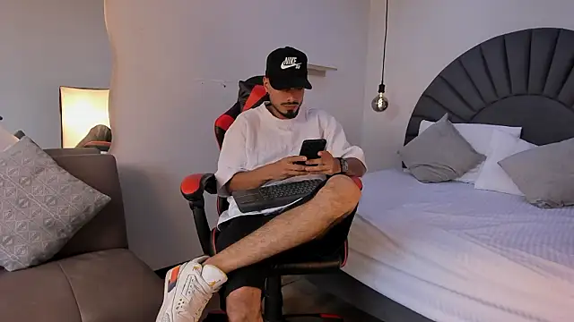 MatthewCullen online show from March 11, 8:04 pm