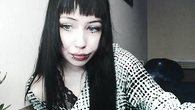 Snapshot of Lucyy666 chatting on December 14, 5:35 am Lucyy666 online show from December 14, 5:35 am