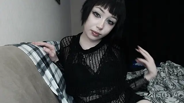 Snapshot of Lucyy666 chatting on December 18, 1:17 pm Lucyy666 online show from December 18, 1:17 pm