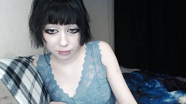 Snapshot of Lucyy666 chatting on February 17, 9:10 pm Lucyy666 online show from February 17, 9:10 pm