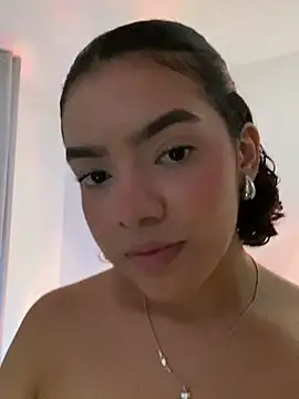 Snapshot of fluffycurls chatting on March 2, 11:39 am fluffycurls online show from March 2, 11:39 am