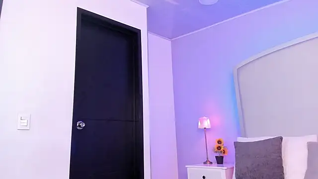 salome moon  online show from December 22, 11:51 am