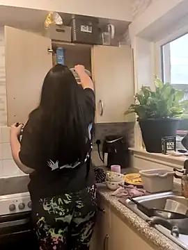 Snapshot of Hot_ScotchXX chatting on January 14, 10:54 am Hot ScotchXX online show from January 14, 10:54 am