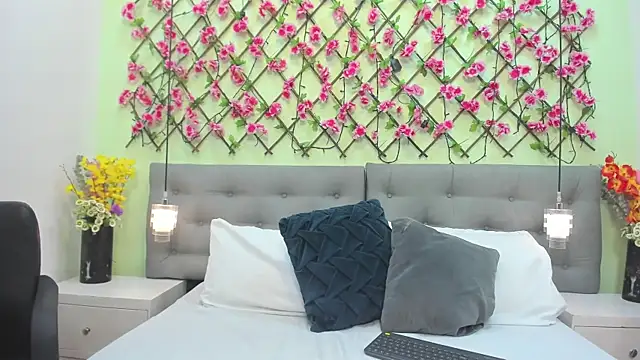 Snapshot of Luna_delvalle chatting on November 28, 5:54 am Luna delvalle online show from November 28, 5:54 am