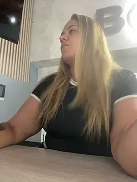 Snapshot of LoreinnFox chatting on March 29, 7:36 pm LoreinnFox online show from March 29, 7:36 pm