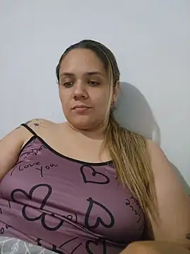 LoreinnFox online show from May 5, 3:25 am