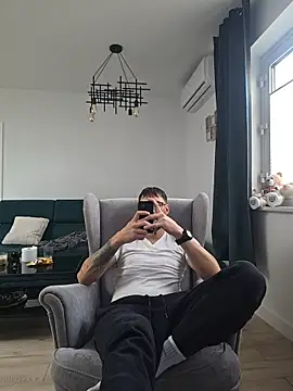 Snapshot of martme69 chatting on December 19, 8:54 am martme69 online show from December 19, 8:54 am