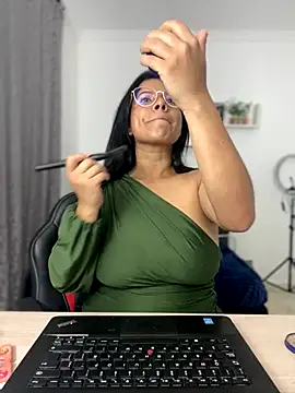 CATHA EF online show from January 8, 9:39 pm