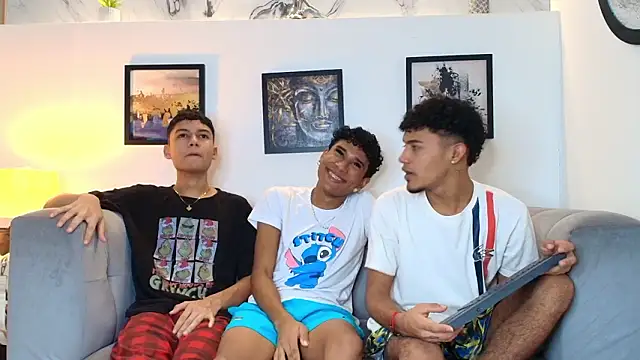 COUPLES BOYS online show from March 11, 1:33 am