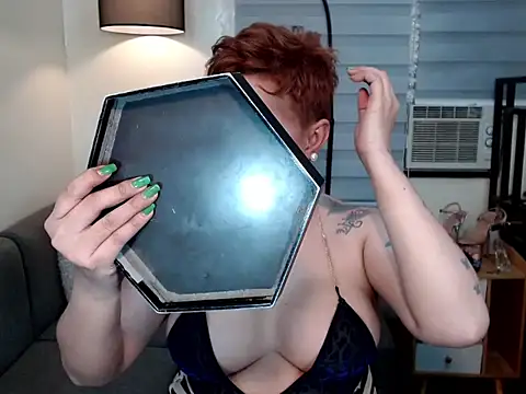 Snapshot of StarletSeductress chatting on May 1, 6:56 pm StarletSeductress online show from May 1, 6:56 pm