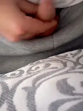 Snapshot of casado86 chatting on March 5, 10:00 am casado86 online show from March 5, 10:00 am