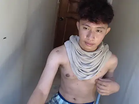 asiantwink0000 online show from January 18, 3:54 am