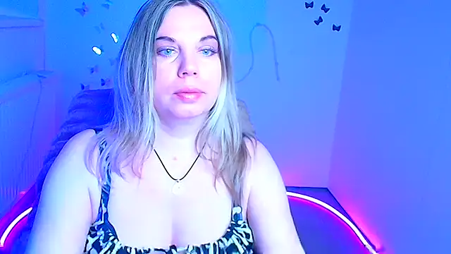 Amanda Swannn online show from April 8, 5:51 am