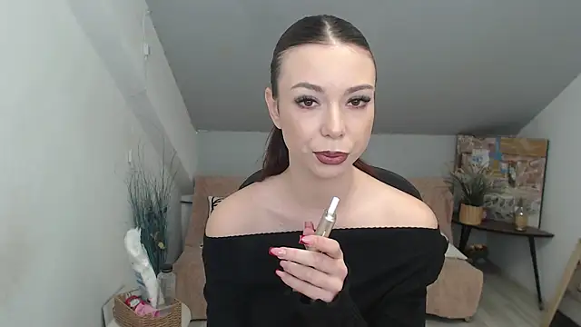 MayaWill online show from January 15, 1:05 pm