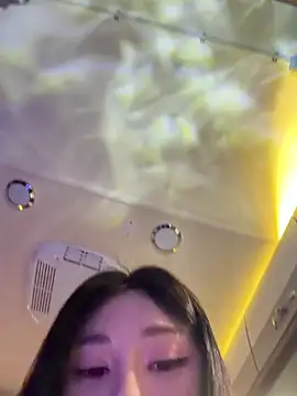 Snapshot of linjianvhai chatting on April 23, 12:29 pm linjianvhai online show from April 23, 12:29 pm