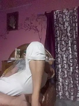 Saxymood1111 online show from April 1, 5:43 pm